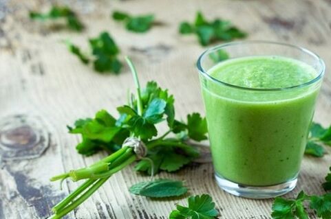 Petersilie Jus restauréiert behënnert Urinatioun wéinst Prostatitis